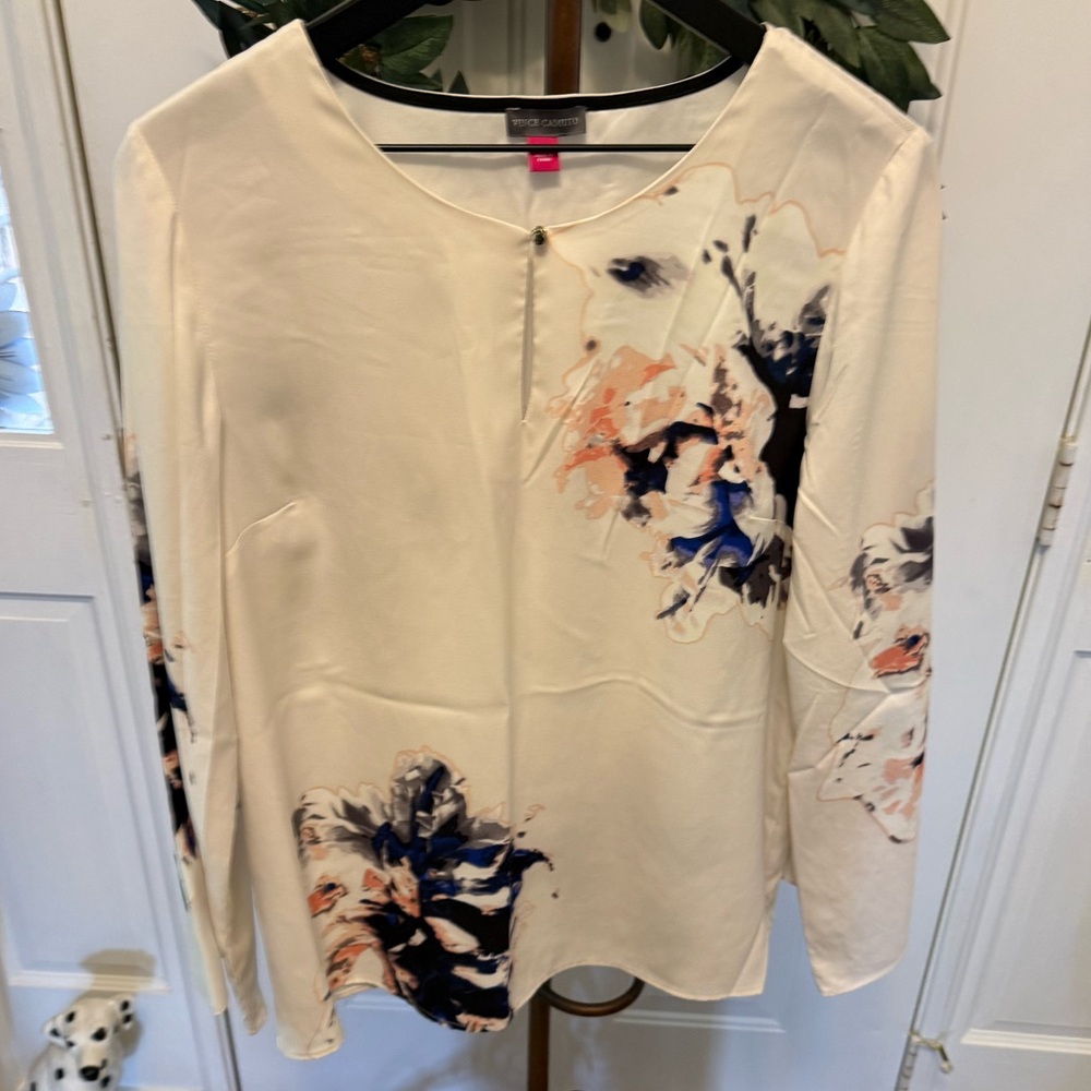 Vince Camuto Abstract Watercolor Floral Print Top with Long Wide Sleeves L